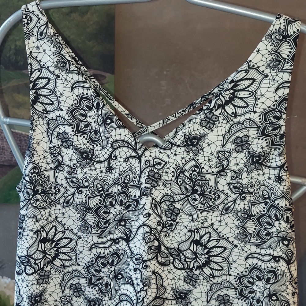 Express Polyester Top - Picture 2 of 7